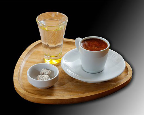 Damla Sakizli Türk Kahvesi̇