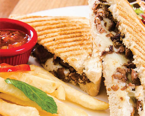Kavurma Kaşarli Tost