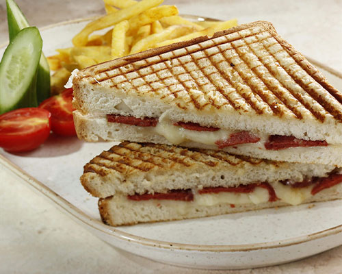 Sucuklu Tost